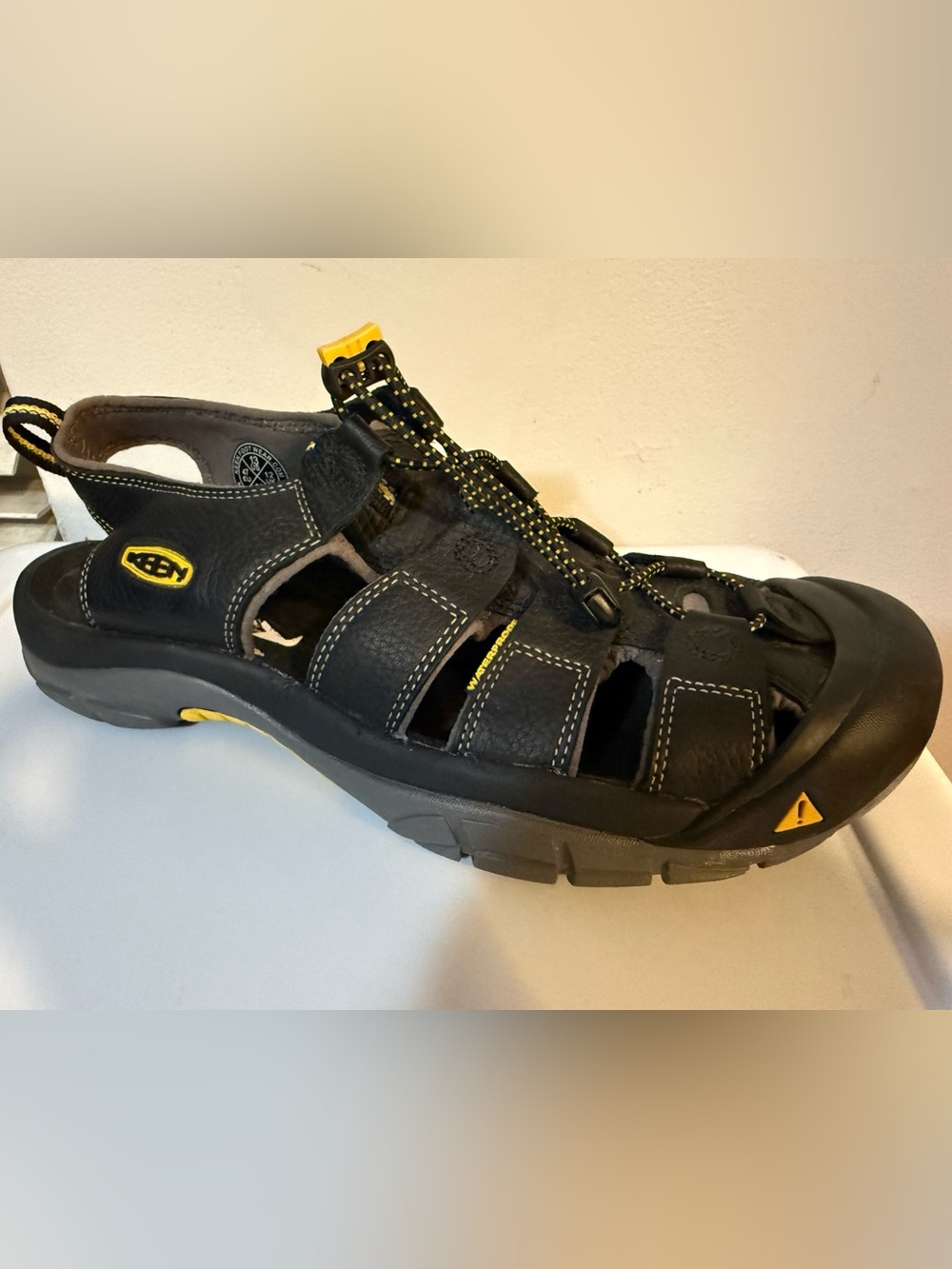 Keen Black Leather Waterproof Closed Toe Outdoor Hiking Sandals Men's Size 13